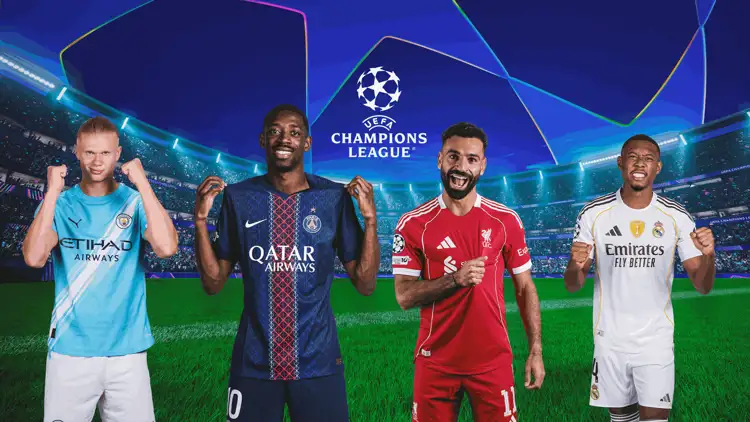 Vier Fußballspieler in Trikots von Manchester City, PSG, Liverpool und Real Madrid stehen im Stadion vor dem Champions‑League‑Logo.